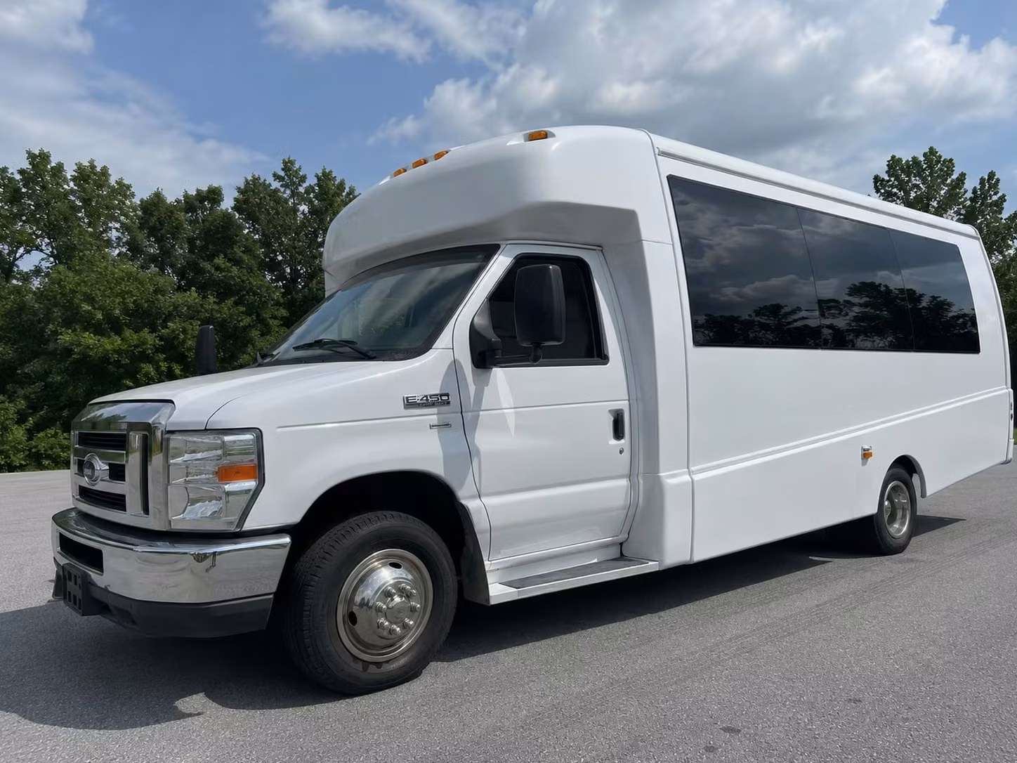 west valley city party buses for prom night groups who want to arrive in style